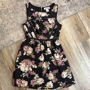 Three Hearts Black Floral Dress 🎄